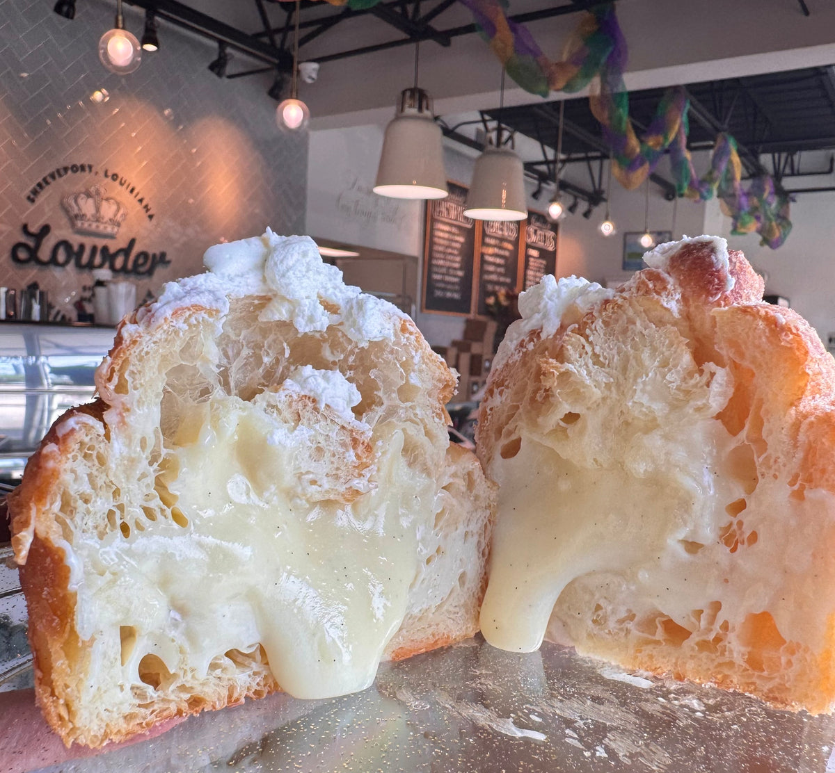 Vanilla Bean Cruffin des Rois